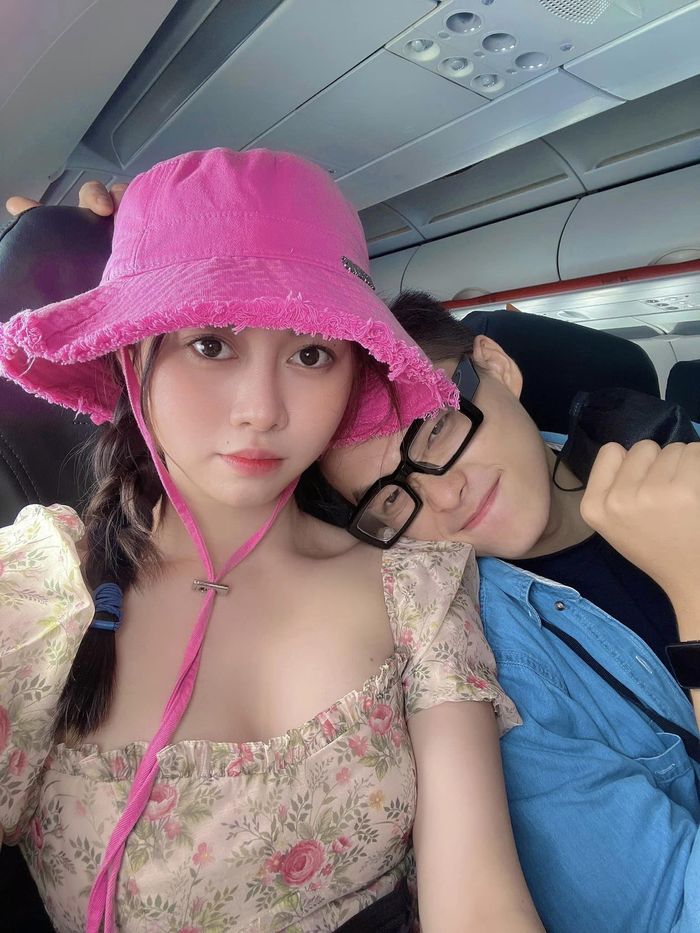 Hậu yêu lại từ đầu, Việt Phương Thoa lần đầu đăng ảnh cùng bạn trai 