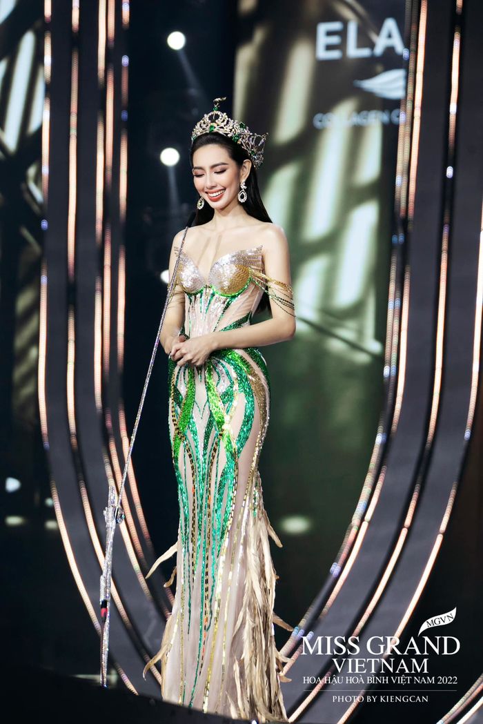 Trang phục dạ hội Chung kết Miss Grand International 2022 của Thiên Ân