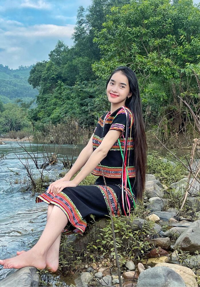 Yona Cươn: Sơn nữ Ba Na lớn lên từ núi rừng với hơn 5,6 triệu theo dõi