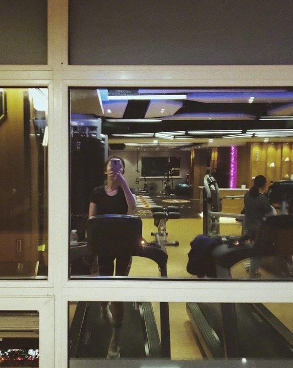 Bí quyết giữ dáng của Dương Mịch: Chế độ ăn 5:2, luôn ăn canh trước