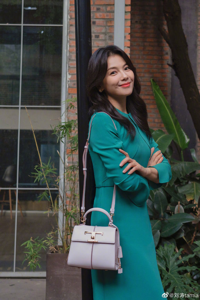 A Châu Lưu Đào khoe sắc ở tuổi 44: Nhan sắc trẻ trung, fan ngưỡng mộ