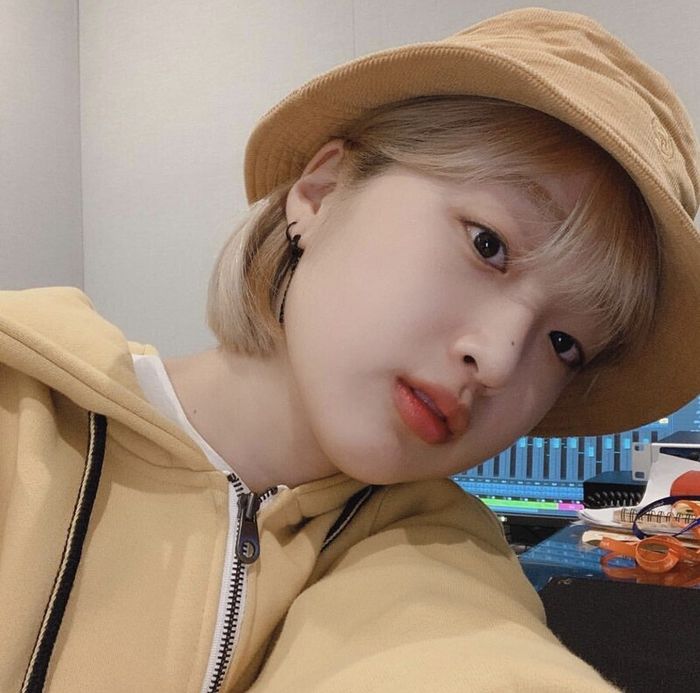 ADORA: Cô nàng tạo hit của BTS, nay lựa chọn trở thành thần tượng