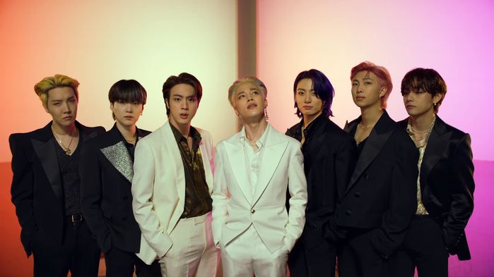 ADORA: Cô nàng tạo hit của BTS, nay lựa chọn trở thành thần tượng