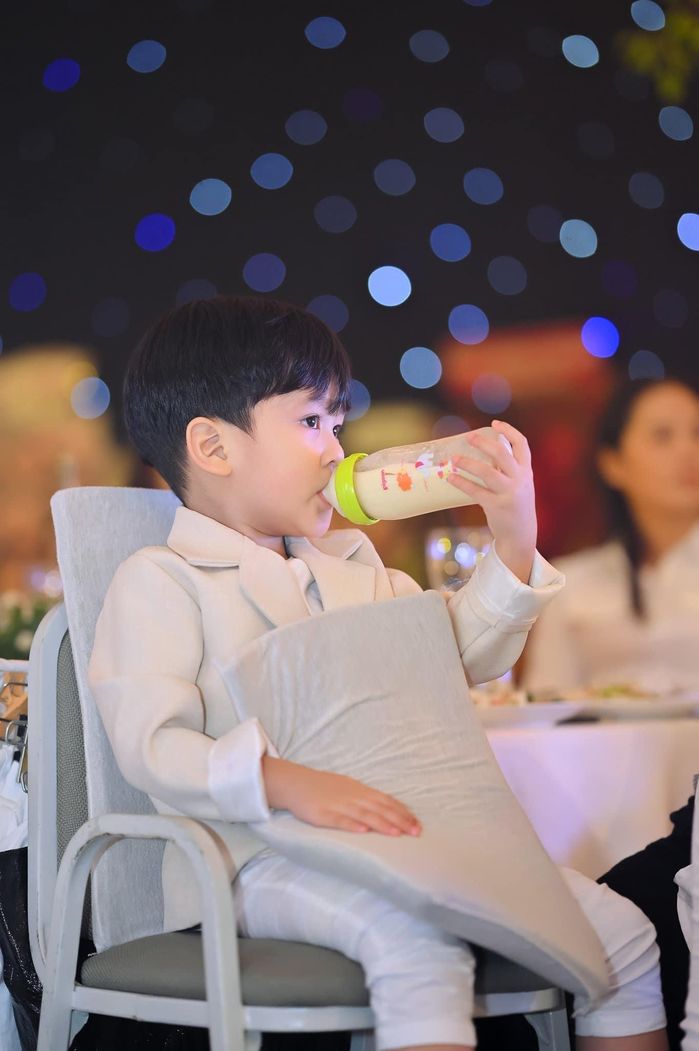 Ảnh hot sao Việt 7/10: Ngô Thanh Vân khoe ảnh cưới với Huy Trần