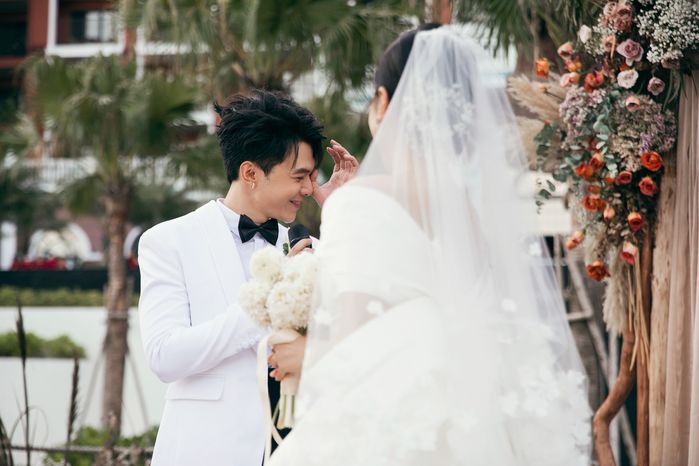 Anh Tú khóc trong đám cưới với Diệu Nhi: Con chờ ngày này lâu lắm rồi