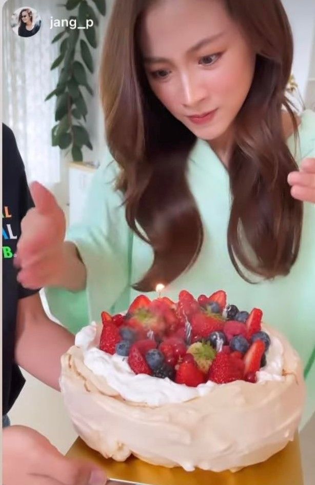 Baifern đón sinh nhật tuổi 30: Visual xịn, có tình tin đồn tặng bánh