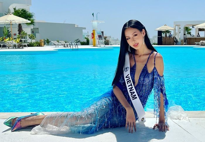 Bảo Ngọc khoe kiếm Nhật phần thi áo tắm tại Miss Intercontinental