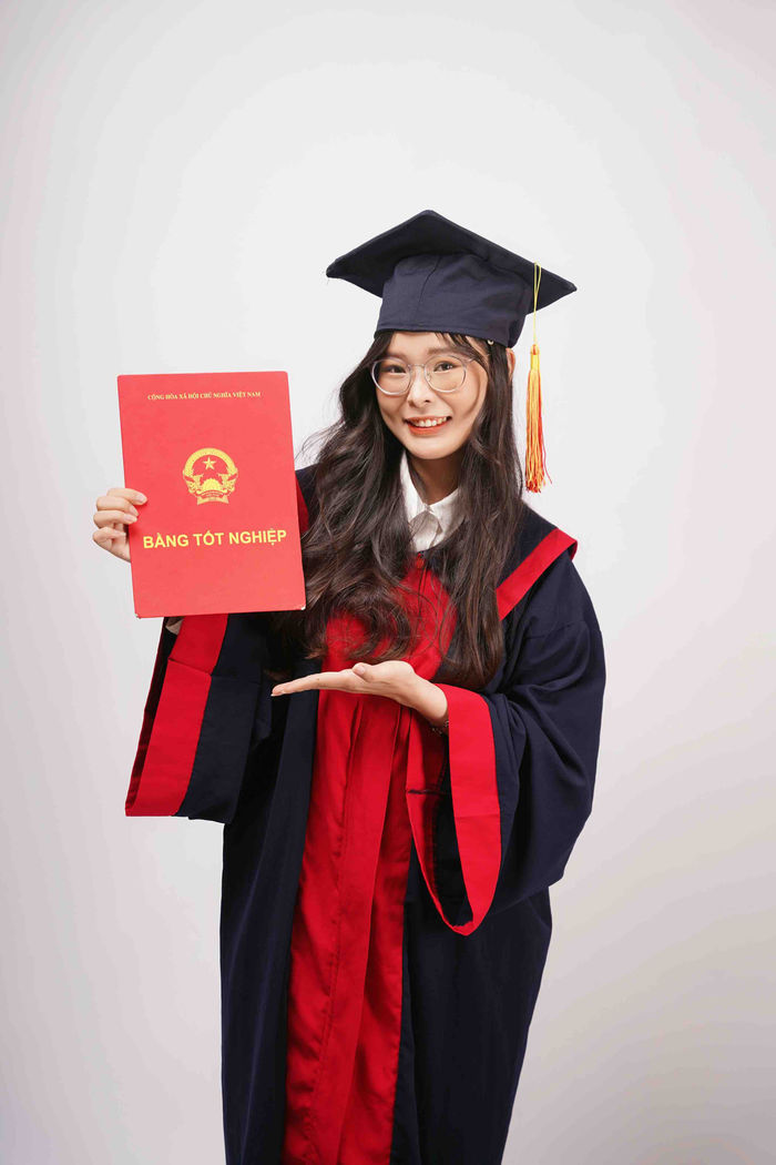 Bí quyết học giỏi của nữ sinh Hà Nội giành 2 học bổng toàn phần