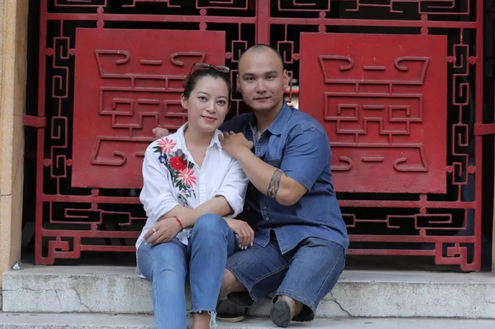 Chàng không chân: Cưới vợ hot girl, bán hàng online kiếm 1,2 tỷ/tháng