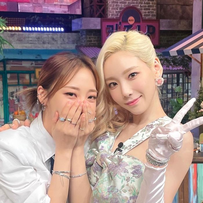 Idol của idol Taeyeon: Học viên xuất sắc, được loạt hậu bối kính mến
