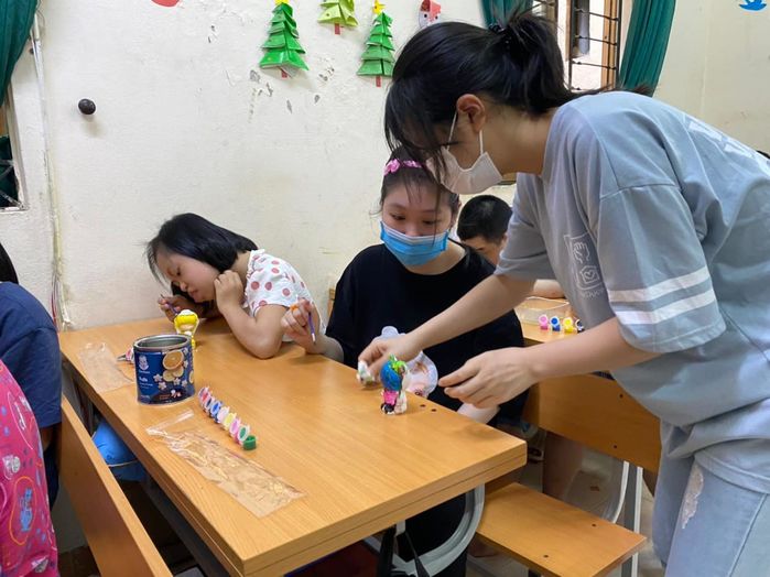 Cựu bác sĩ U80 miệt mài thắp lửa cho trẻ em đặc biệt ở Hà Nội
