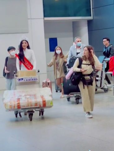 Đại diện Việt Nam vừa giành vương miện quốc tế: Lặng lẽ cả đi lẫn về