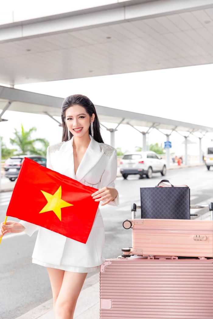 Đại diện Việt Nam vừa giành vương miện quốc tế: Lặng lẽ cả đi lẫn về