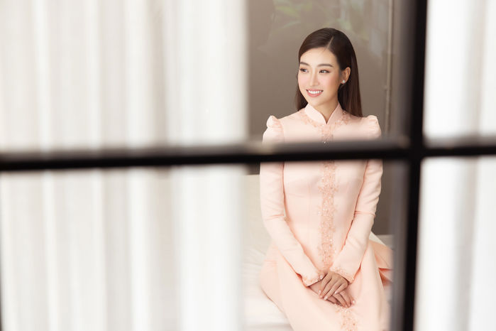 Đám cưới Hoa hậu Đỗ Mỹ Linh: Cô dâu xinh như công chúa, nền nã có thừa