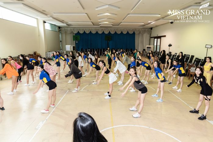 Dàn mỹ nhân Việt đổ bộ thảm đỏ Chung kết Miss Grand Vietnam 2022