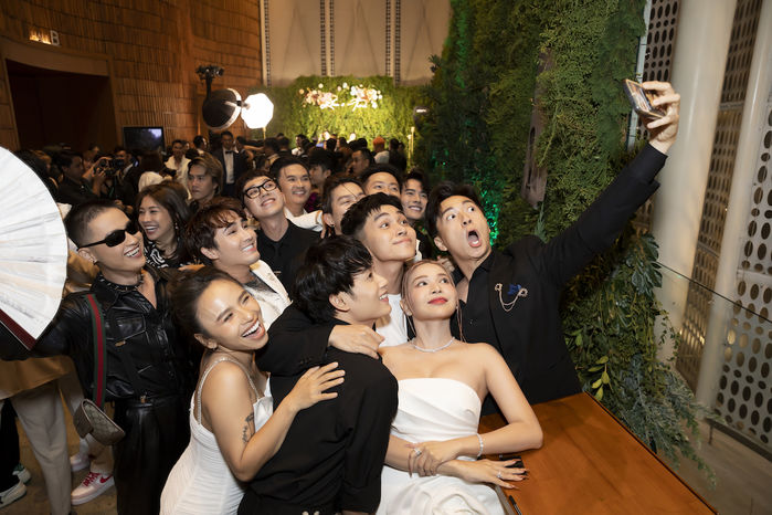 Dàn nghệ sĩ dự lễ cưới của Liêu Hà Trinh: Đông Nhi bất ngờ xuất hiện 