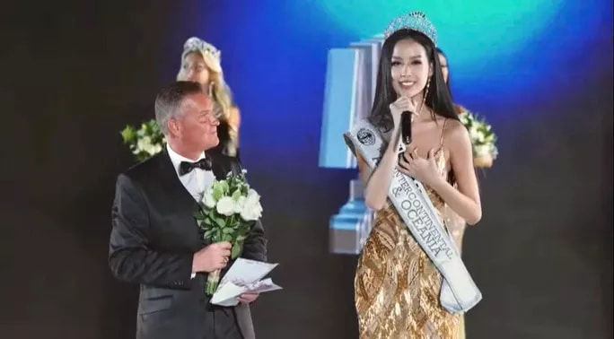Dàn sao chúc mừng Bảo Ngọc đăng quang Hoa hậu Liên lục địa