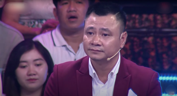 Dàn sao Việt bật khóc khi hình ảnh Phi Nhung xuất hiện trên sân khấu