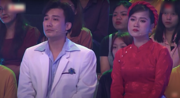 Dàn sao Việt bật khóc khi hình ảnh Phi Nhung xuất hiện trên sân khấu