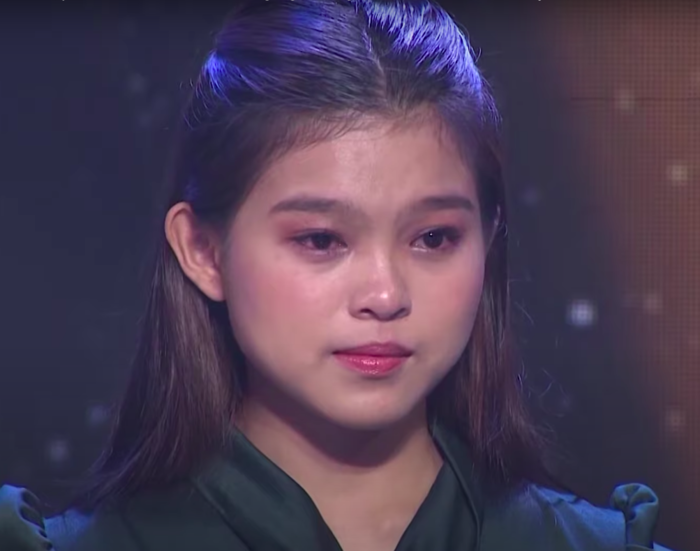 Dàn sao Việt bật khóc khi hình ảnh Phi Nhung xuất hiện trên sân khấu