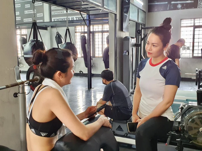 Dàn sao Việt đối đầu trên phim, ngoài đời thân bể bình