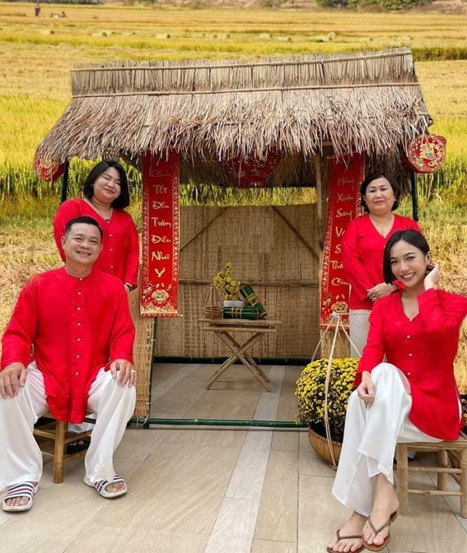 Ba ruột Diệu Nhi xúc động dặn dò Anh Tú trong lễ cưới thứ 2 tại Hà Nội