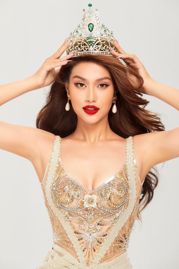 Đoàn Thiên Ân lên đường thi Miss Grand: Lượt vote đang dẫn đầu