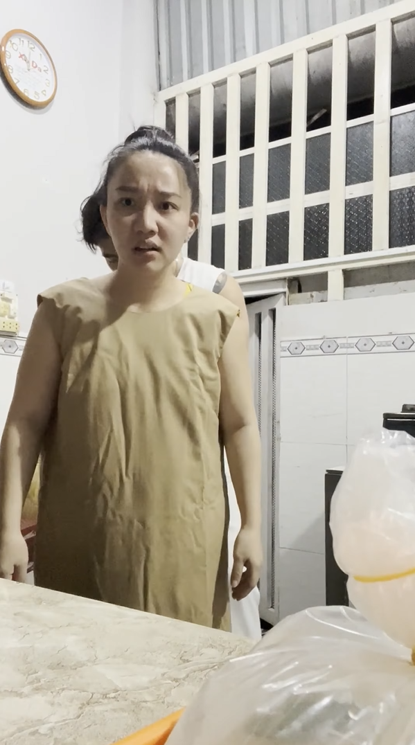 Dương Lâm mua đầm tặng Quỳnh Quỳnh nhưng bị chê: Tấm lòng là chủ yếu