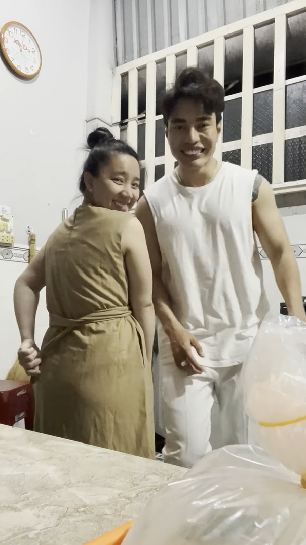 Dương Lâm mua đầm tặng Quỳnh Quỳnh nhưng bị chê: Tấm lòng là chủ yếu