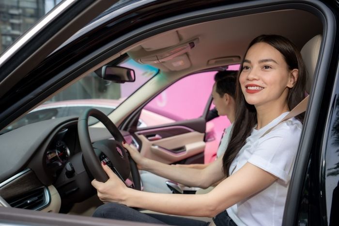 Gia đình Hà Hồ đi Mỹ, ở nhà khách không mời ghé thăm