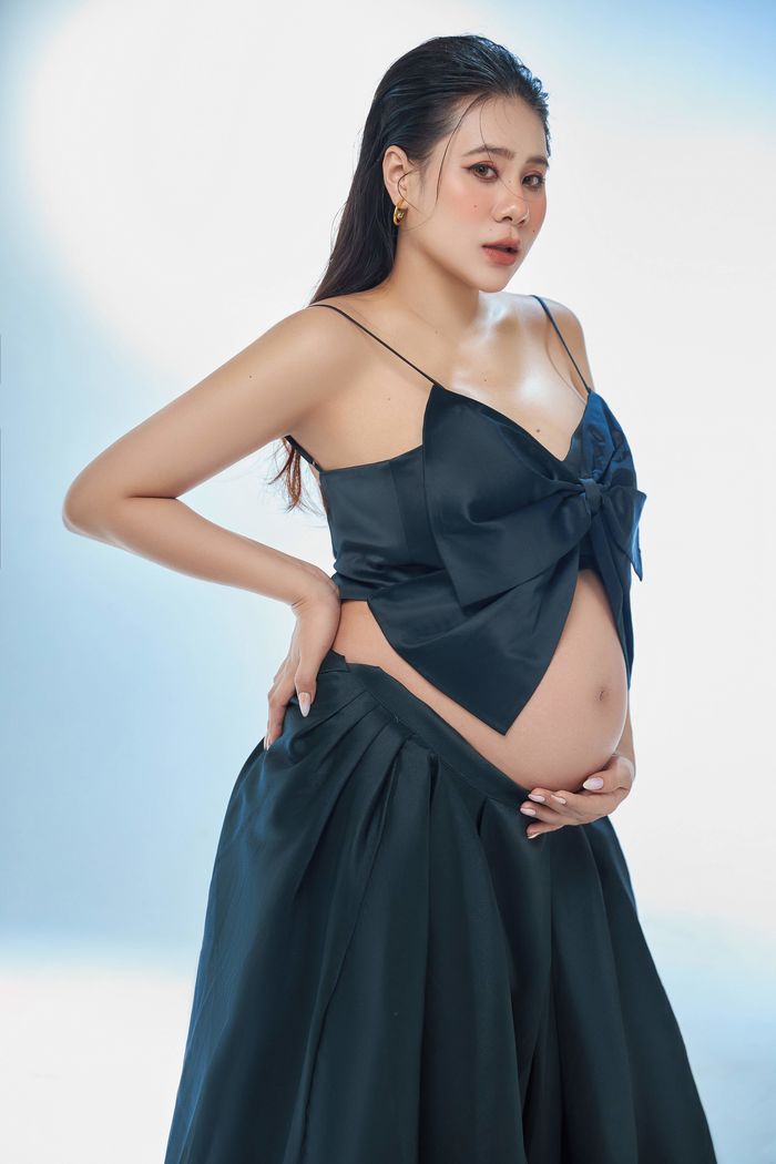 Hồ Bích Trâm khoe sắc ở tháng thứ 7 thai kỳ: Tăng 16kg vẫn năng động