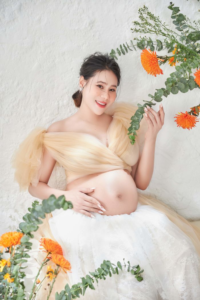 Hồ Bích Trâm khoe sắc ở tháng thứ 7 thai kỳ: Tăng 16kg vẫn năng động