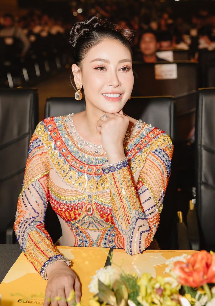 Hoa hậu Hà Kiều Anh gặp sự cố, ngã sõng soài giữa Chung kết MGV 2022