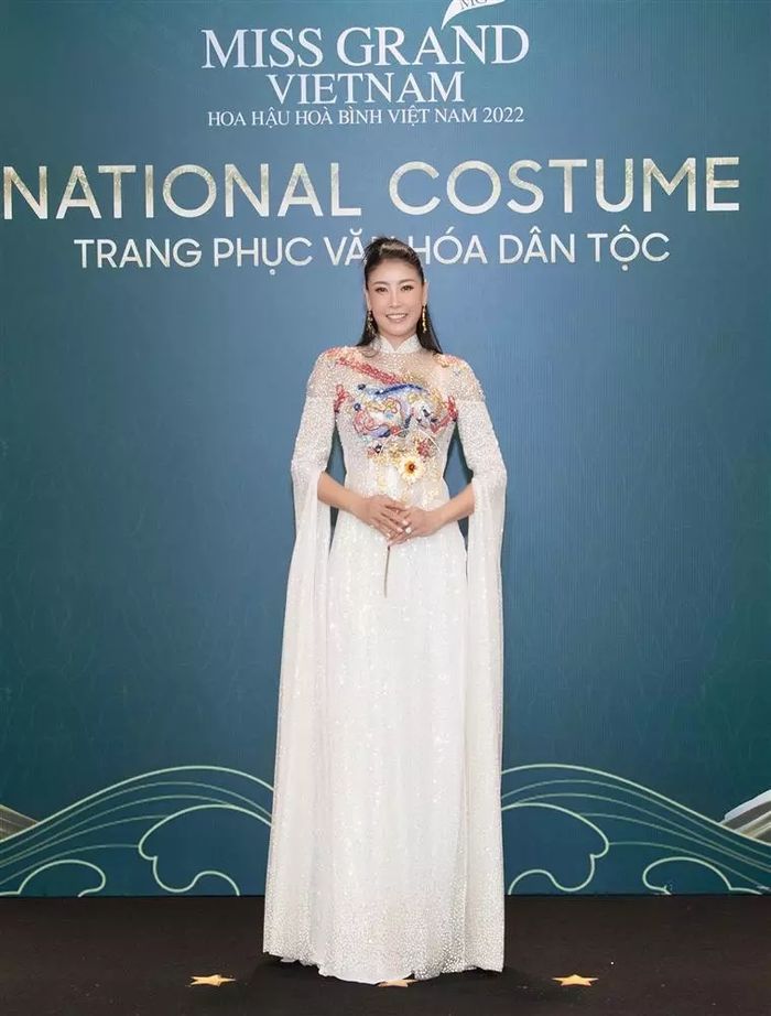 Hoa hậu Hà Kiều Anh gặp sự cố, ngã sõng soài giữa Chung kết MGV 2022