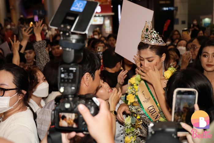 Hoa hậu Thiên Ân trở về Việt Nam sau khi dừng chân Top 20 MGI 2022