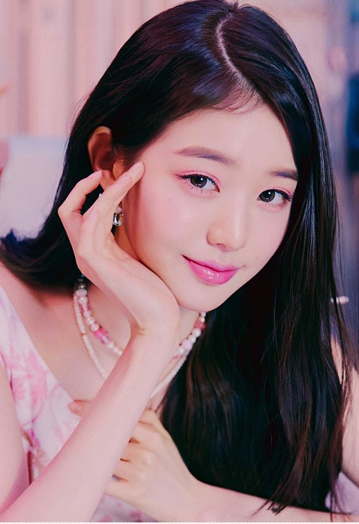 Idol có vibe công chúa, hào quang ngút ngàn: Irene, Miyeon chanh sả