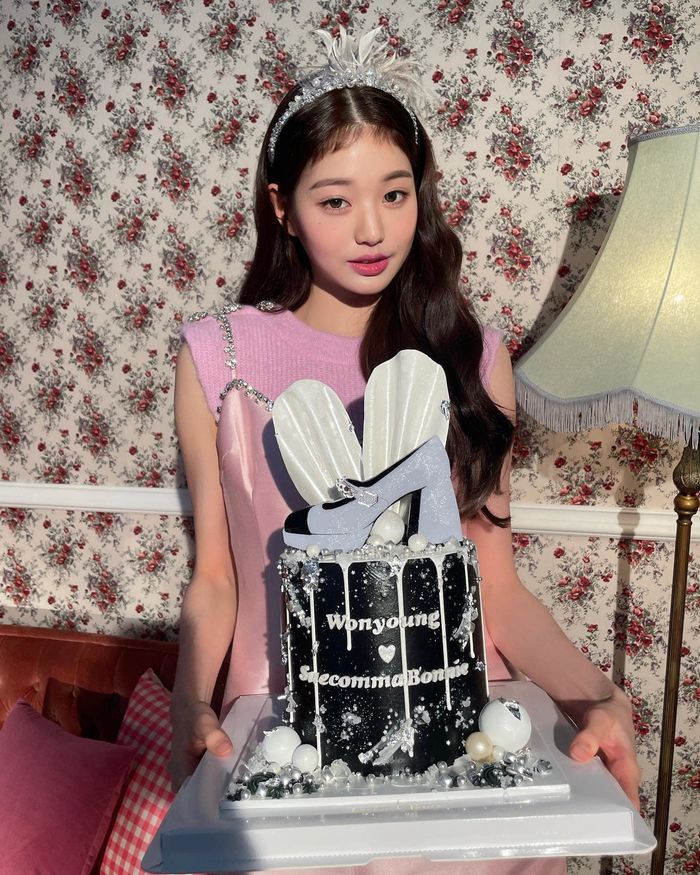 Idol có vibe công chúa, hào quang ngút ngàn: Irene, Miyeon chanh sả