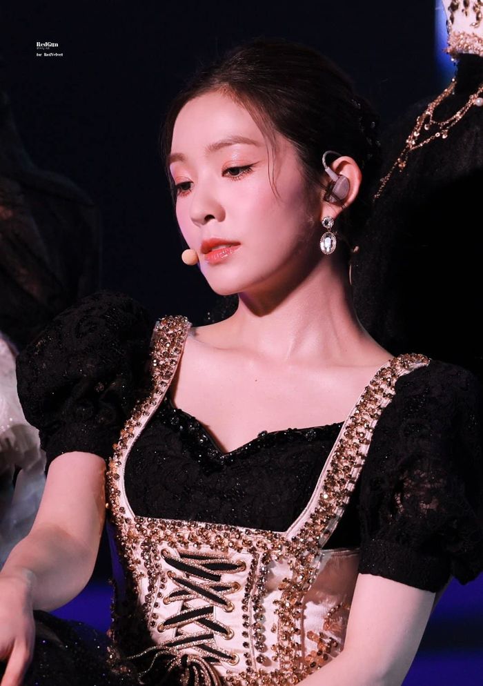 Idol có xương quai xanh quyến rũ: Jennie khiến fan lụi tim