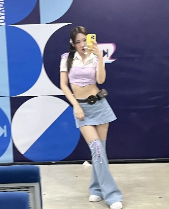 Idol Kpop lăng xê tất ống chân: Lisa còn đi trước xu hướng