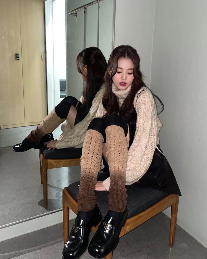 Idol Kpop lăng xê tất ống chân: Lisa còn đi trước xu hướng