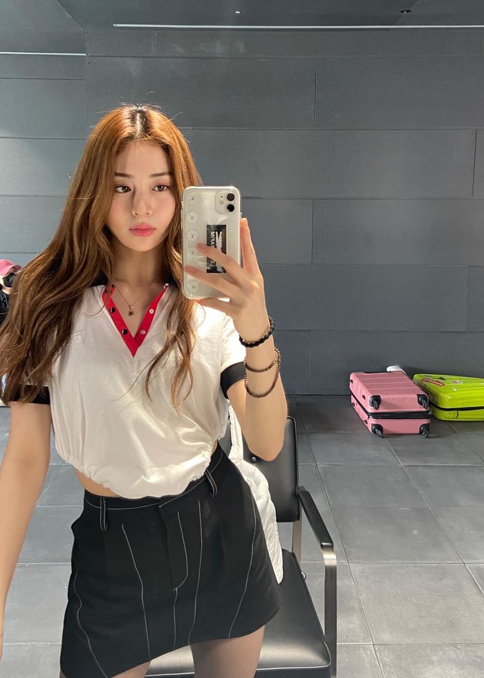 Idol mặt không cân xứng nhưng vẫn xinh ngất ngây: Jennie siêu hút
