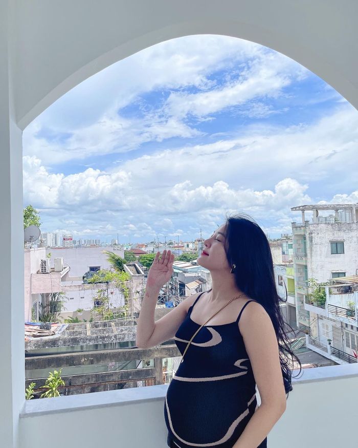 Karen Nguyễn thông báo hạ sinh con gái đầu lòng