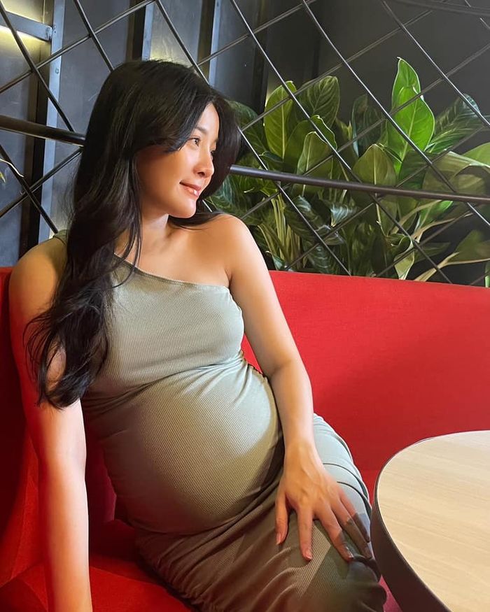 Karen Nguyễn thông báo hạ sinh con gái đầu lòng