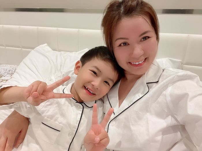 Không hổ là rich kid, con trai Đan Trường đã bắt đầu chơi Halloween