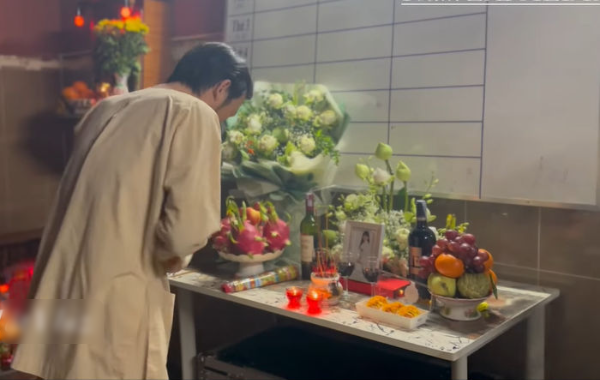 Dàn sao Việt bật khóc khi hình ảnh Phi Nhung xuất hiện trên sân khấu