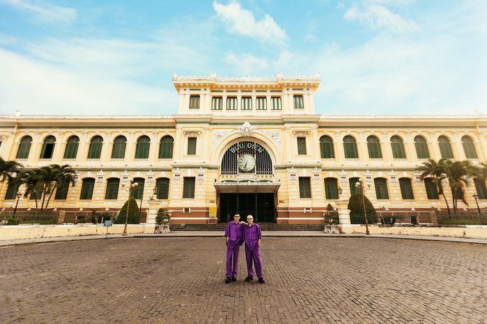 Hết phố cổ Hội An, Vũ Ngọc&Son tổ chức show diễn ở Bưu điện Sài Gòn
