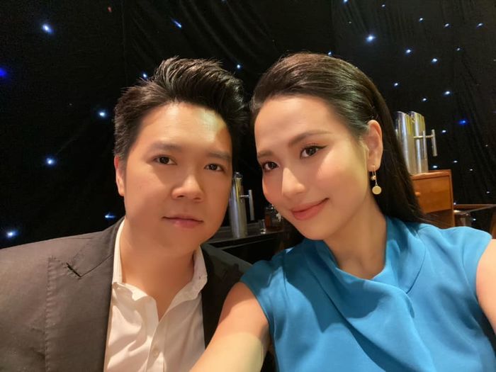 Lê Hiếu và vợ 9x đón con trai đầu lòng sau 3 năm đám cưới