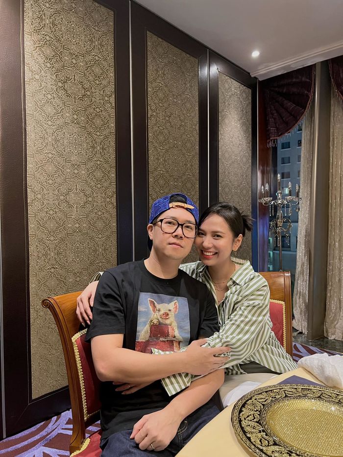Lê Hiếu và vợ 9x đón con trai đầu lòng sau 3 năm đám cưới