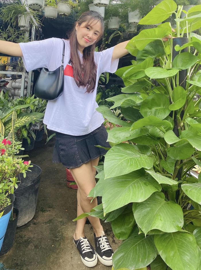 Lê Phương chăm lên đồ như nữ sinh ở tuổi 37: Nhìn cứ như thiếu nữ