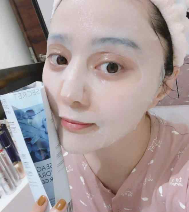 Sao Cbiz là thánh livestream: Xa Thi Mạn thu 30 tỷ, Phạm Gia ăn đậm